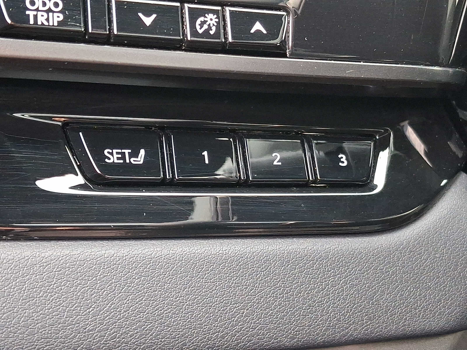 Thumbnail: 2023 Lexus RX - 22