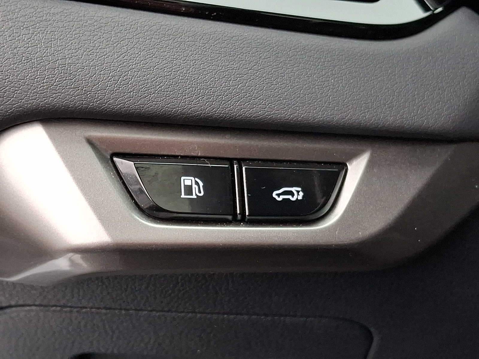 Thumbnail: 2023 Lexus RX - 22