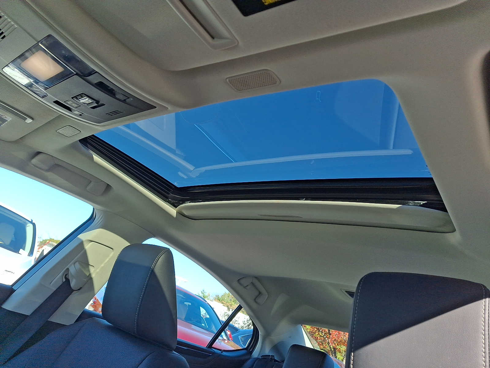 Thumbnail: 2020 Lexus ES - 12