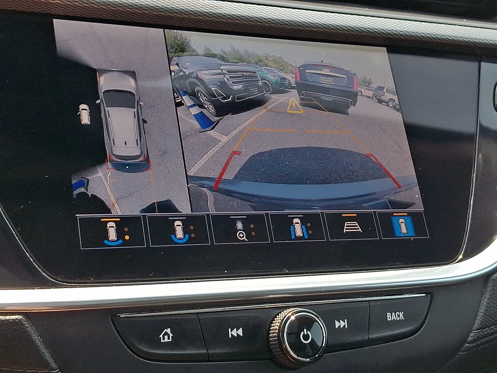 Thumbnail: 2020 Buick Encore GX - 16