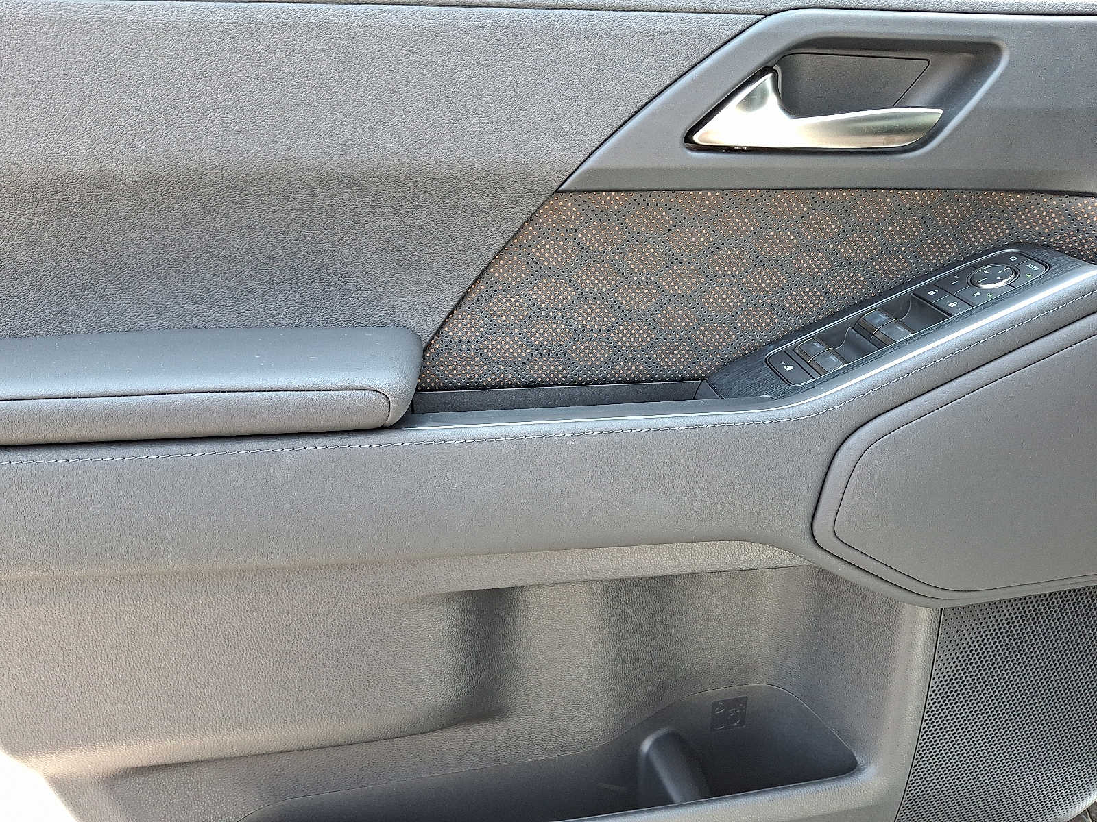 Thumbnail: 2024 Lexus GX - 10