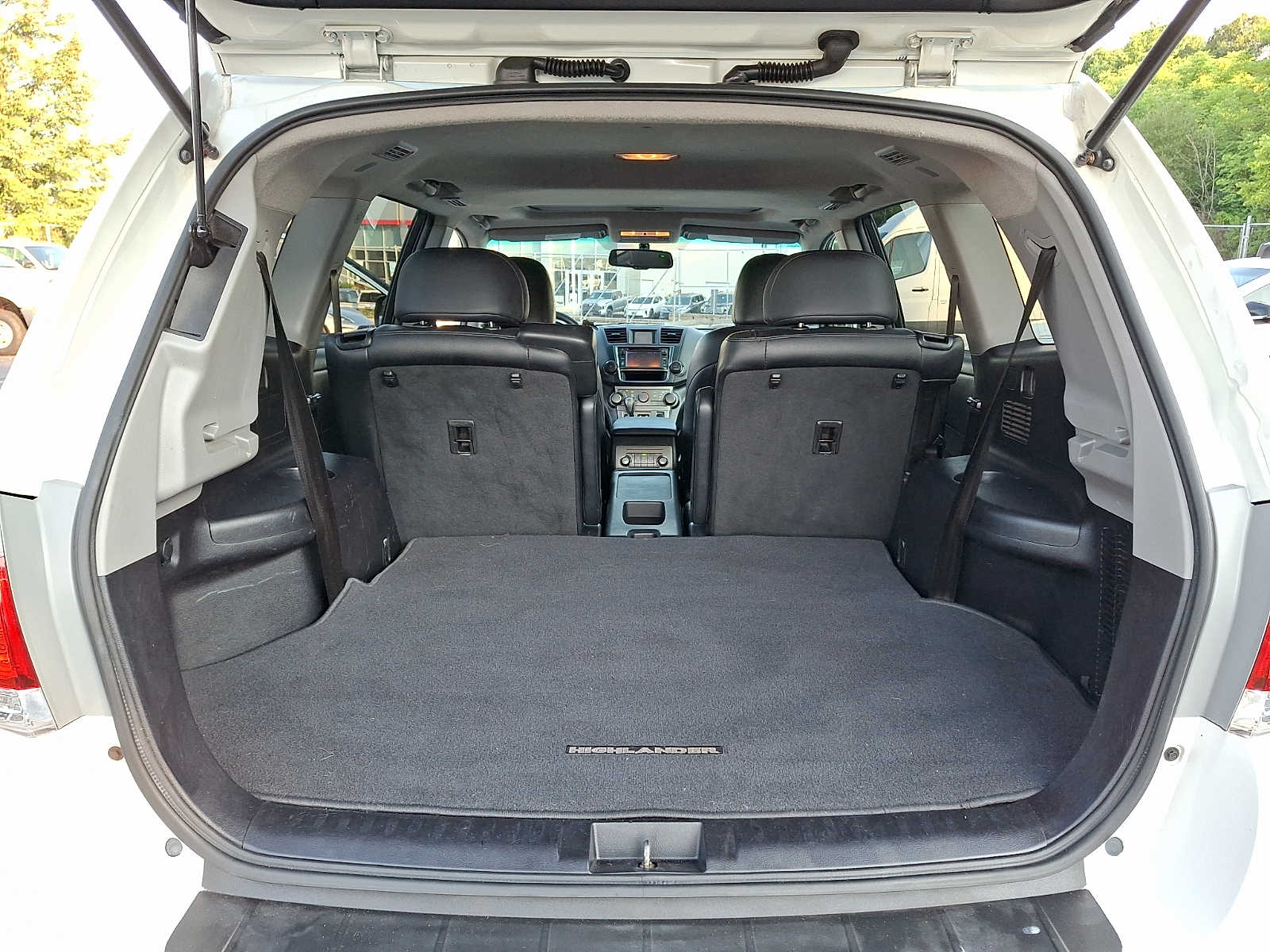 Thumbnail: 2013 Toyota Highlander - 26