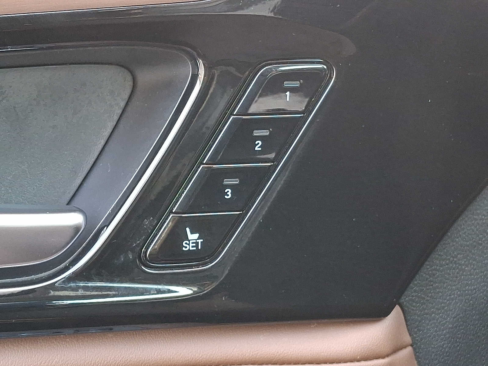 Thumbnail: 2023 Acura MDX - 24