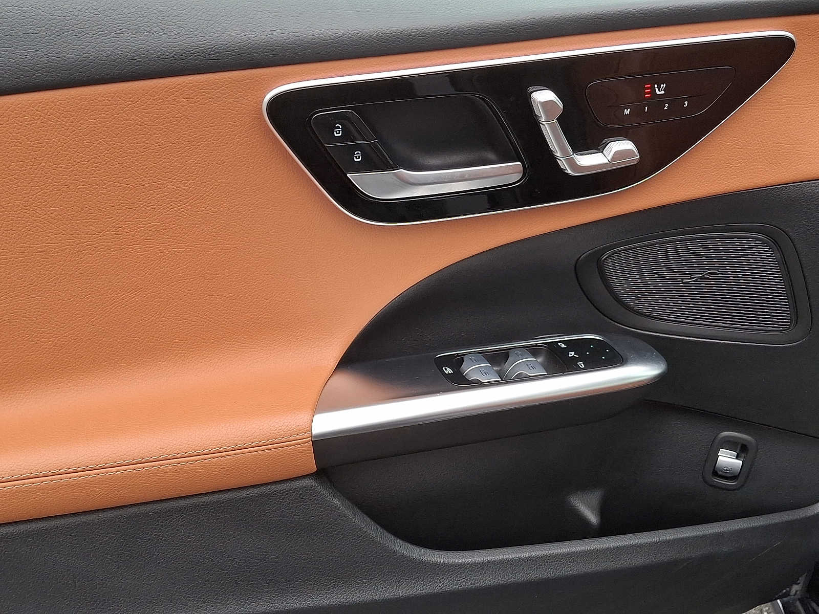 Thumbnail: 2023 Mercedes-Benz C-Class - 10