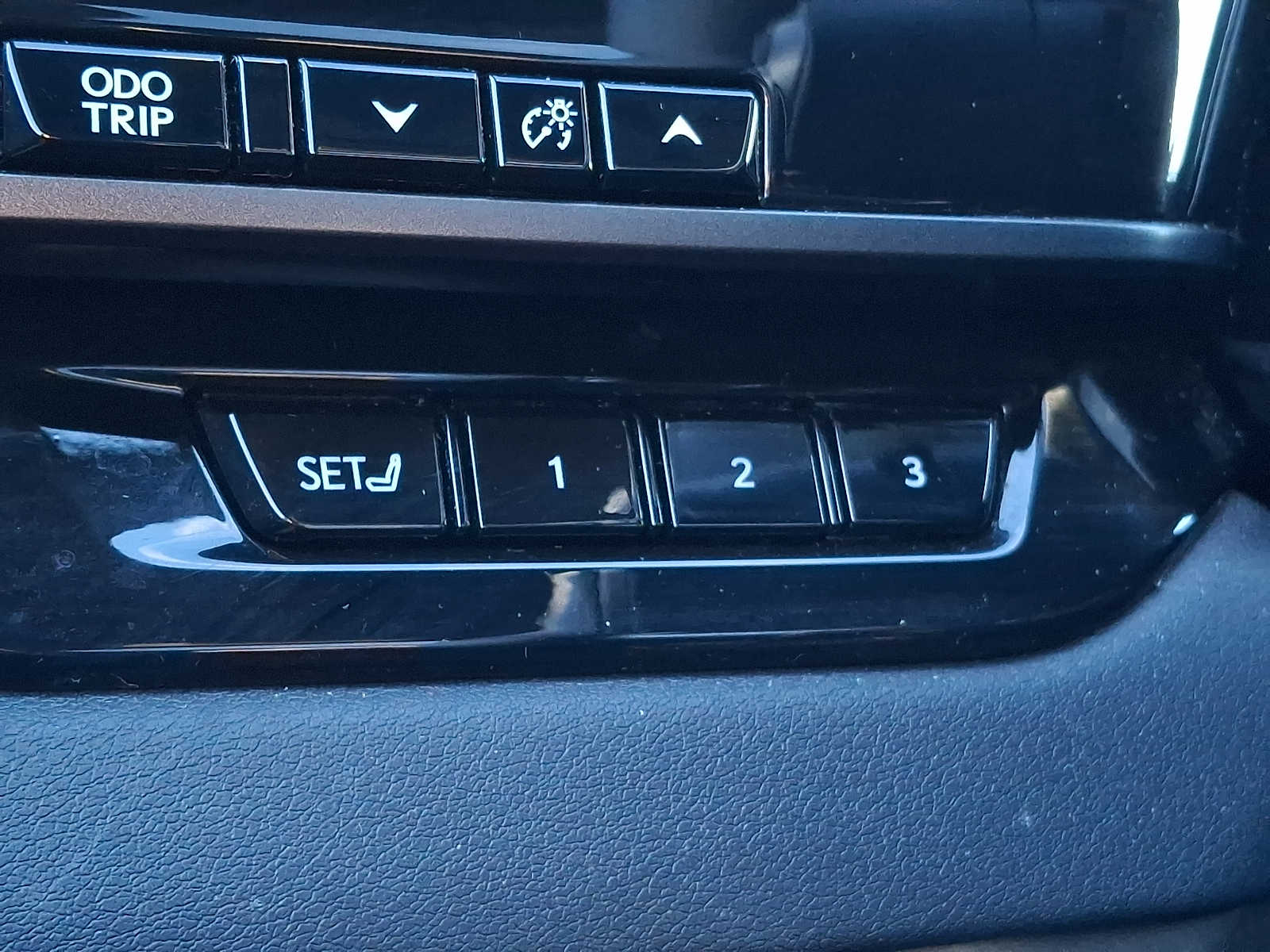 Thumbnail: 2023 Lexus RX - 23