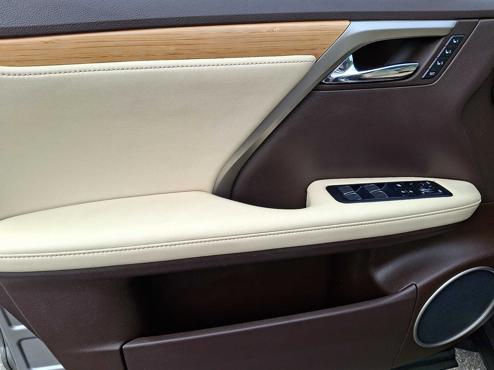 Thumbnail: 2020 Lexus RX - 10