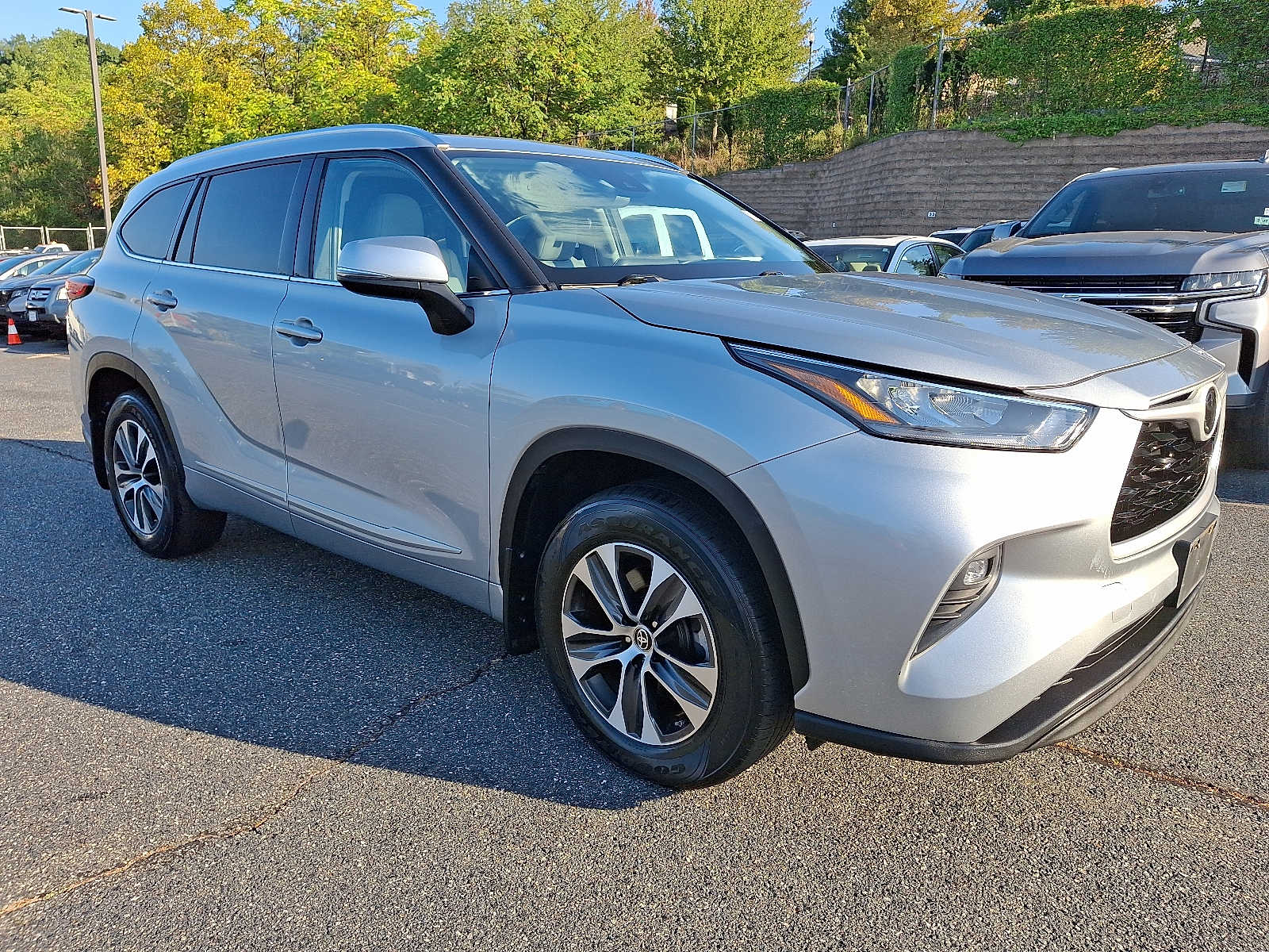 Thumbnail: 2020 Toyota Highlander - 3
