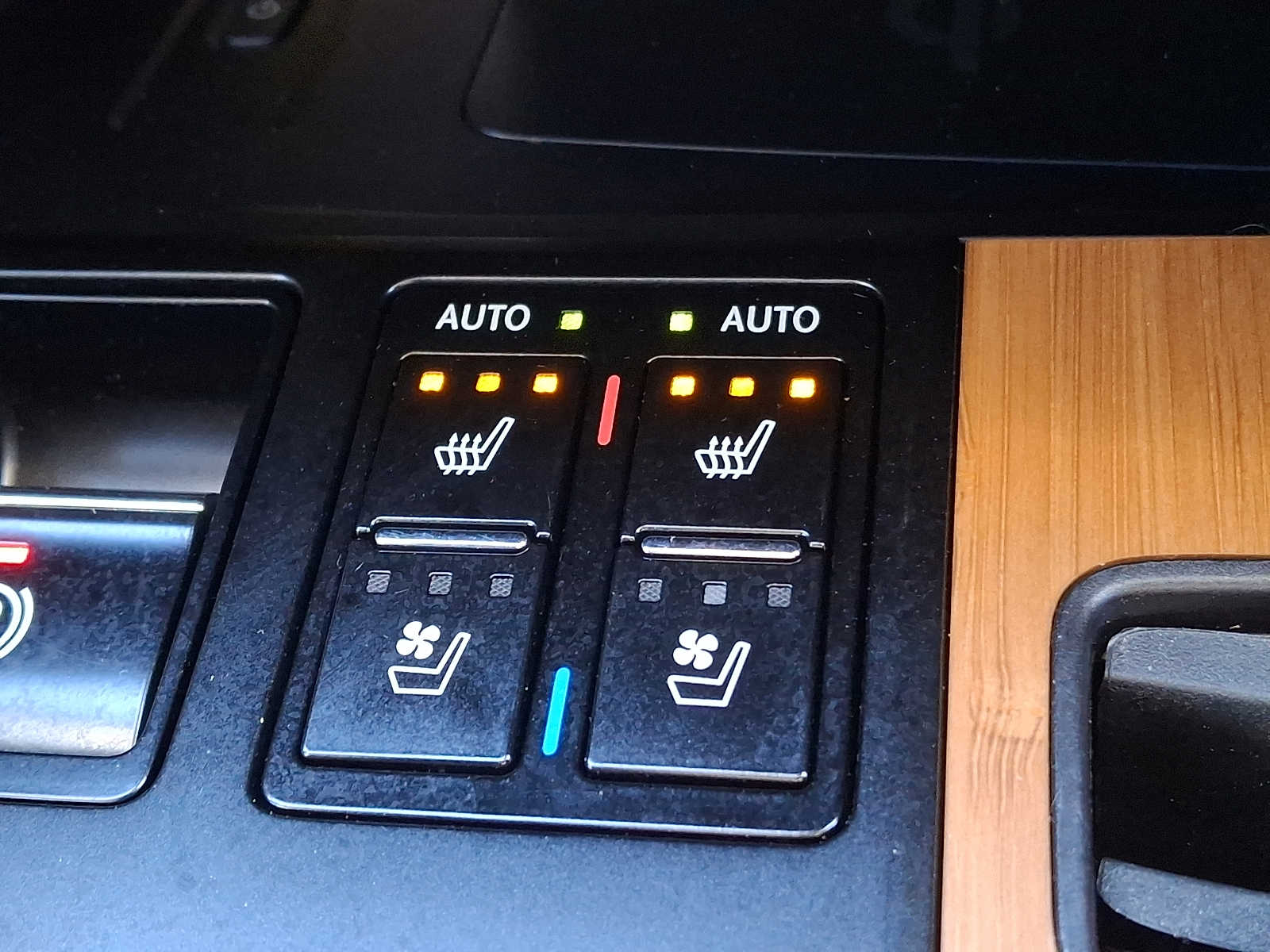 Thumbnail: 2021 Lexus RX - 21