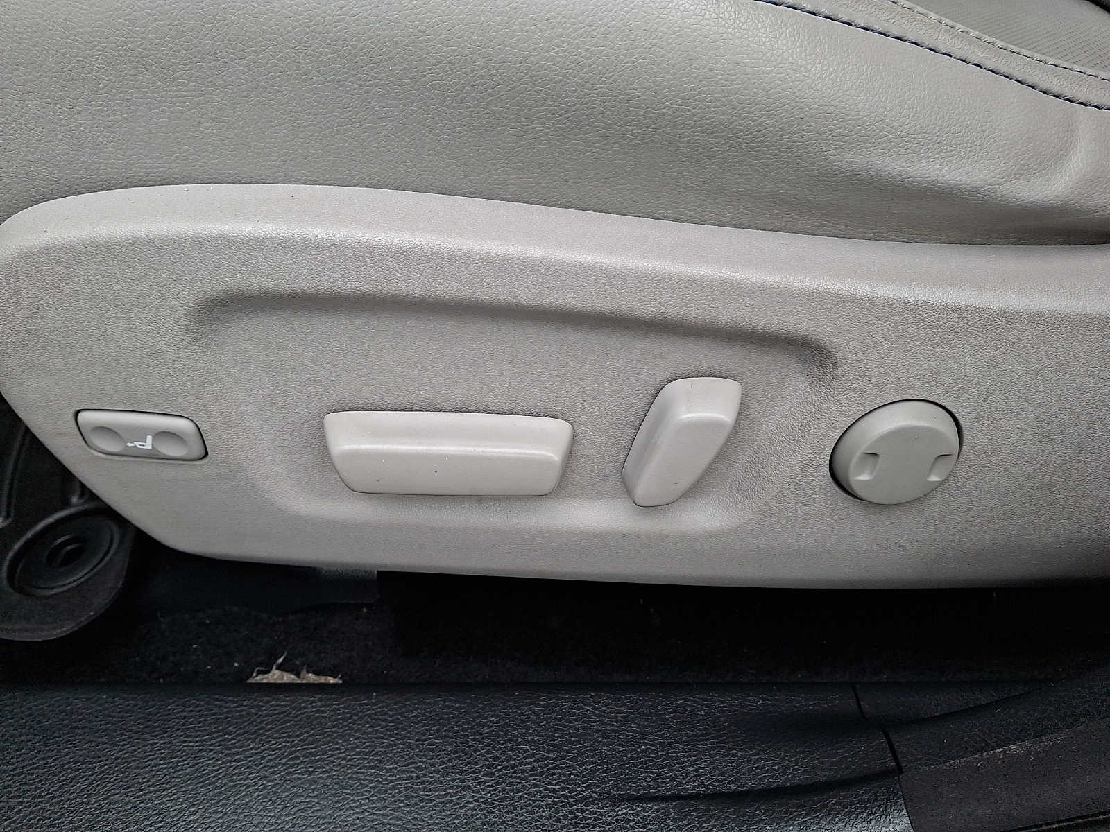 Thumbnail: 2014 Toyota Highlander - 12