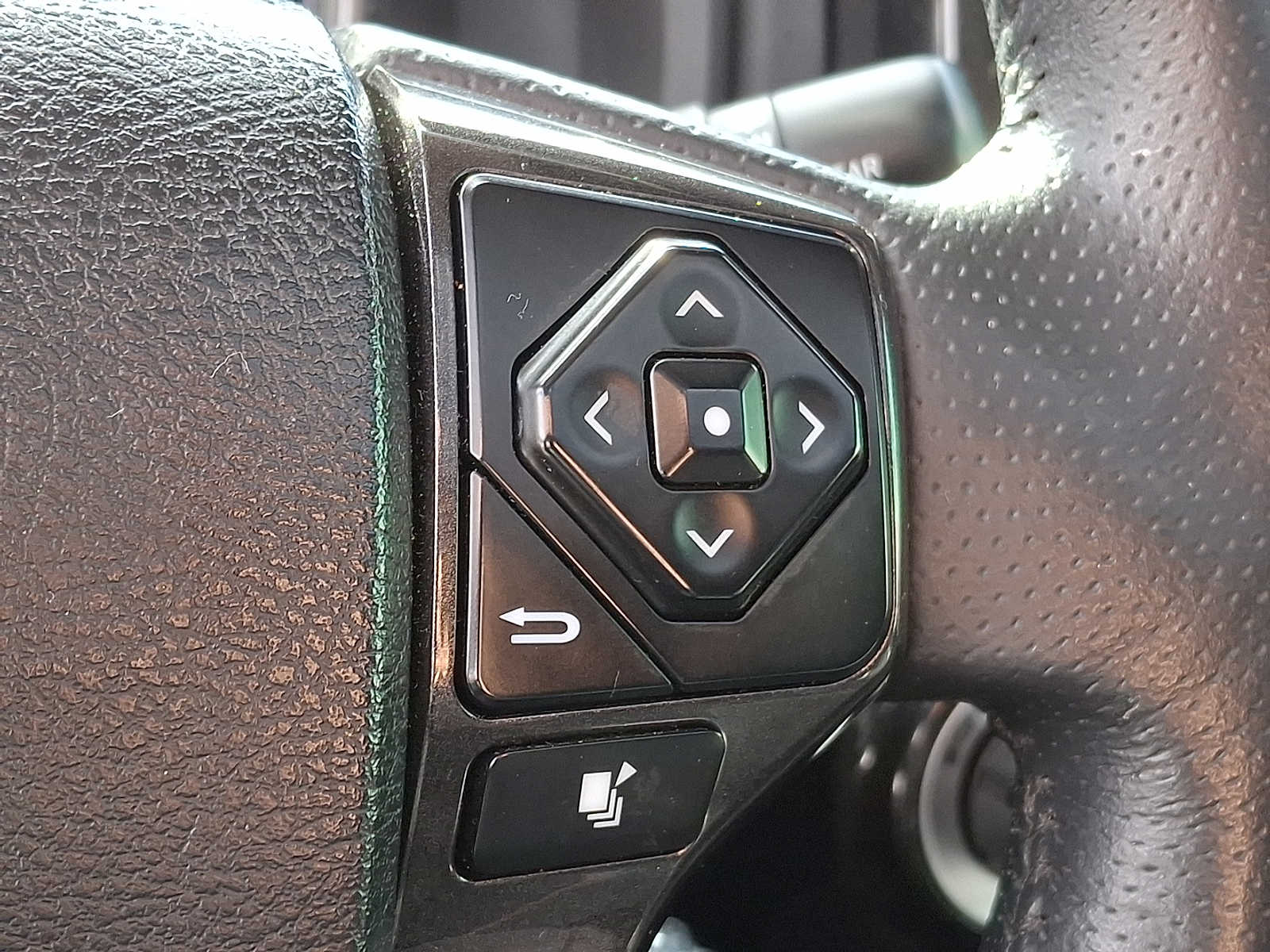 Thumbnail: 2021 Toyota 4Runner - 17