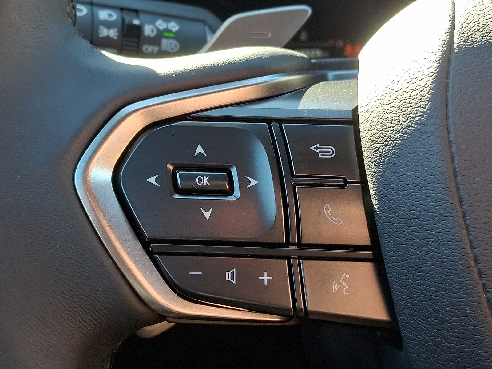 Thumbnail: 2025 Lexus RX - 17