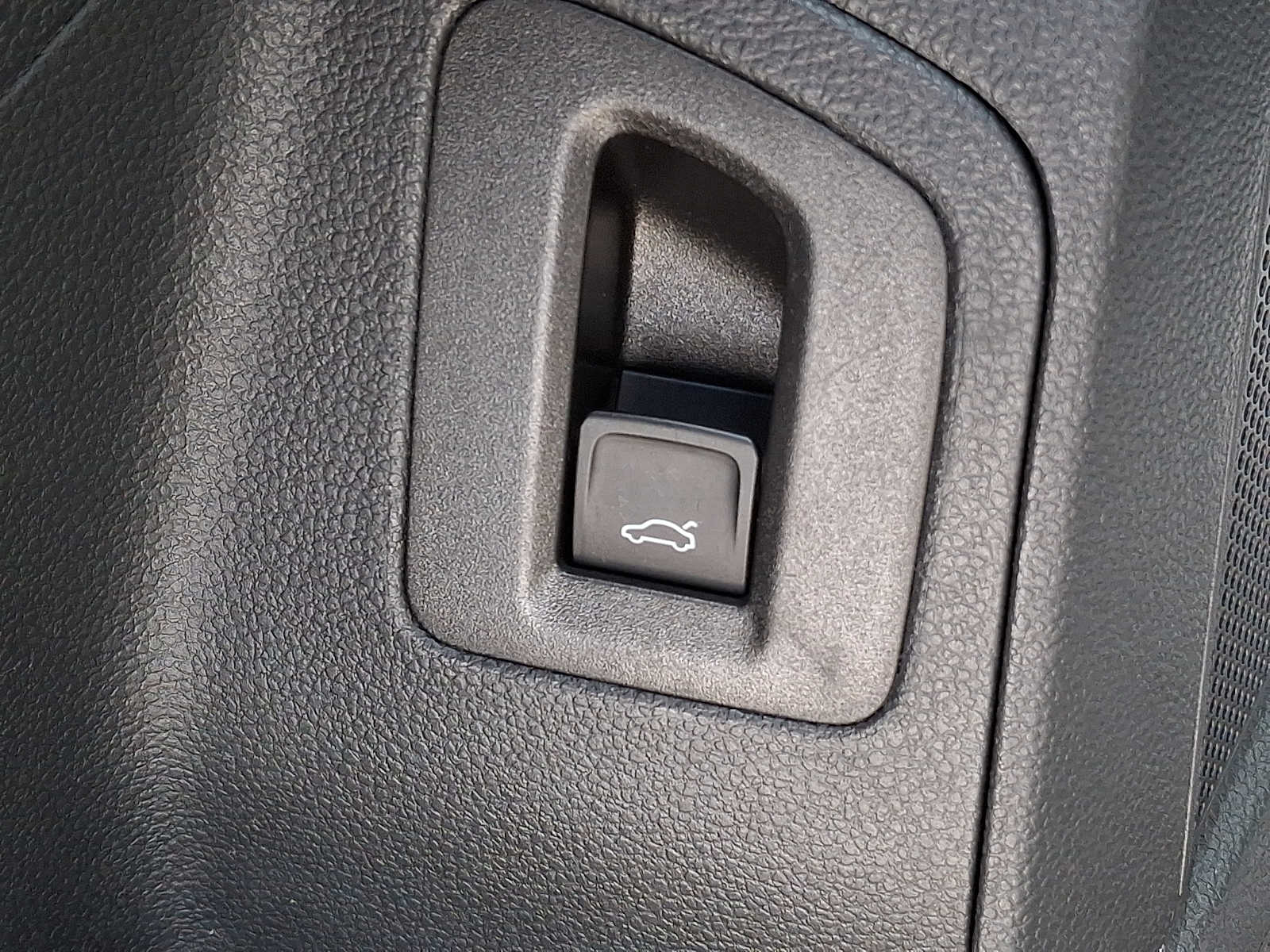 Thumbnail: 2022 Volkswagen Atlas - 25