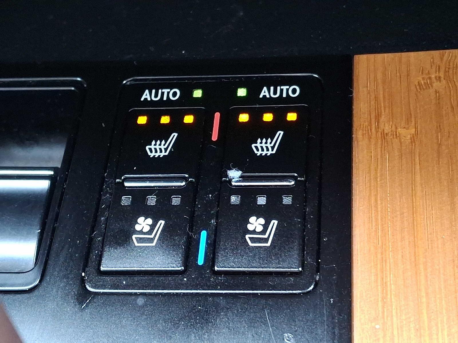 Thumbnail: 2019 Lexus RX - 21