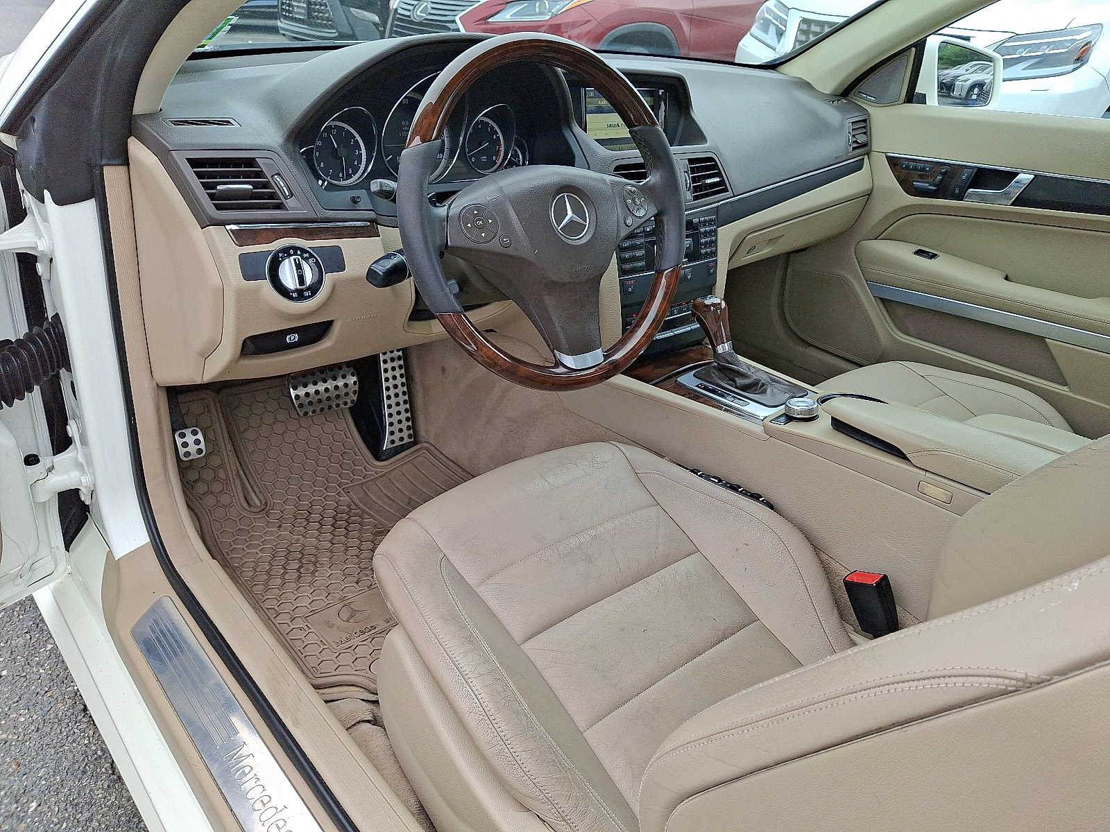 Thumbnail: 2010 Mercedes-Benz E-Class - 9