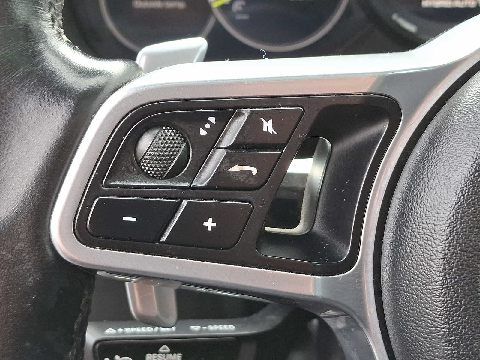 Thumbnail: 2020 Porsche Cayenne - 18