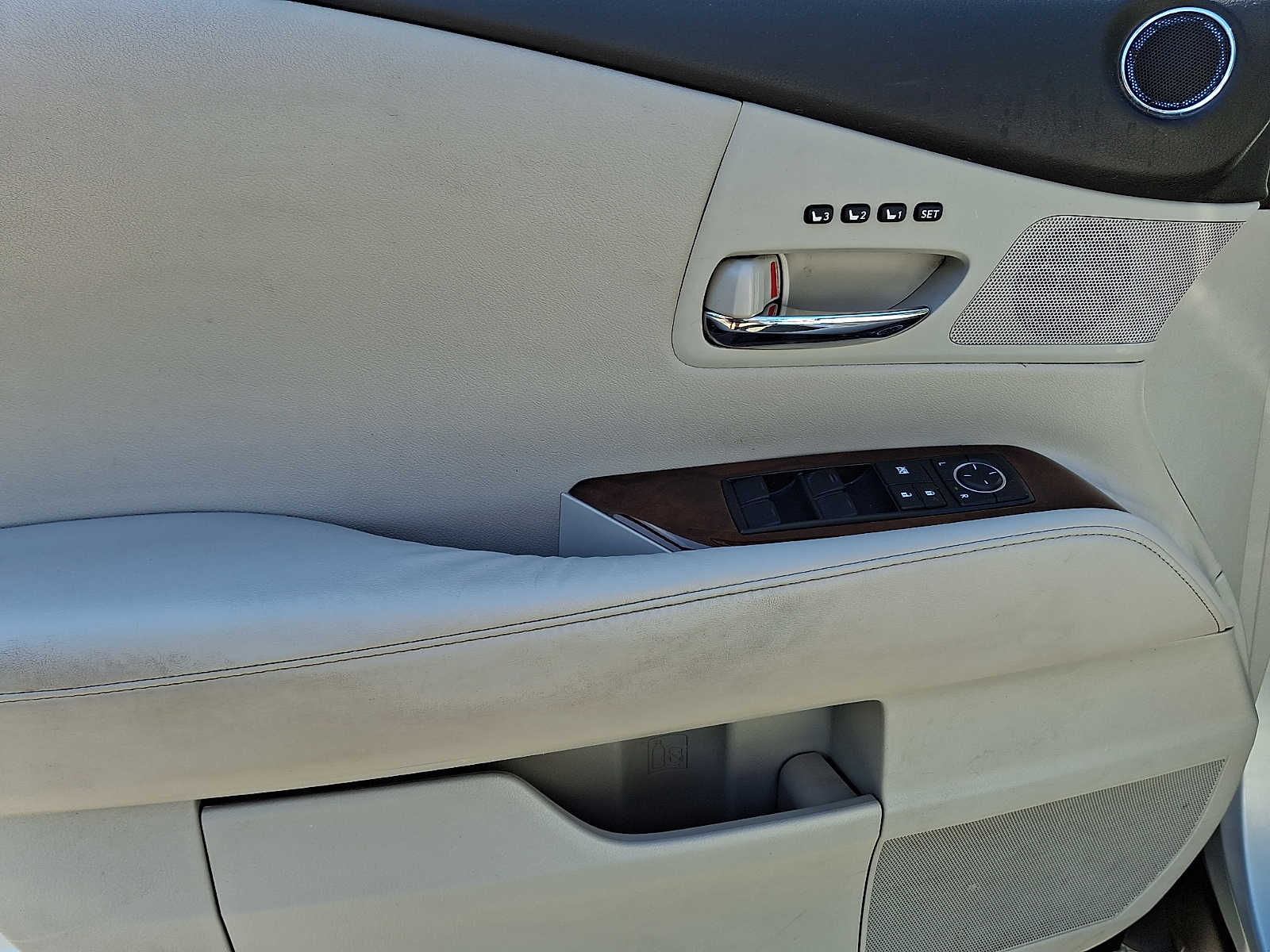 Thumbnail: 2012 Lexus RX - 9