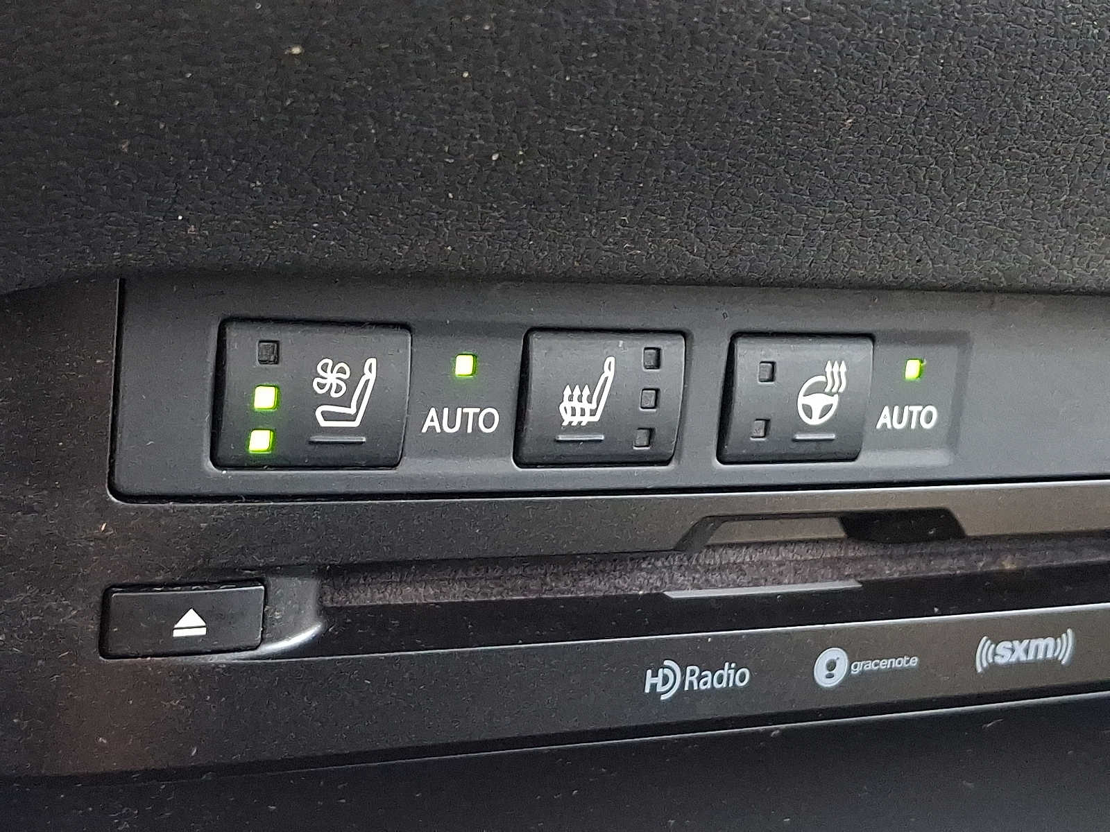 Thumbnail: 2019 Lexus ES - 16