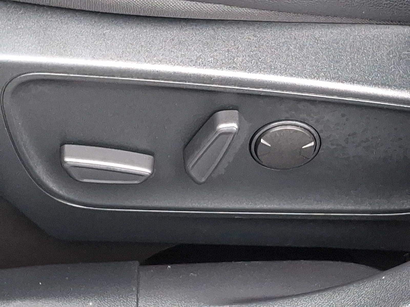 Thumbnail: 2022 Ford Escape - 11