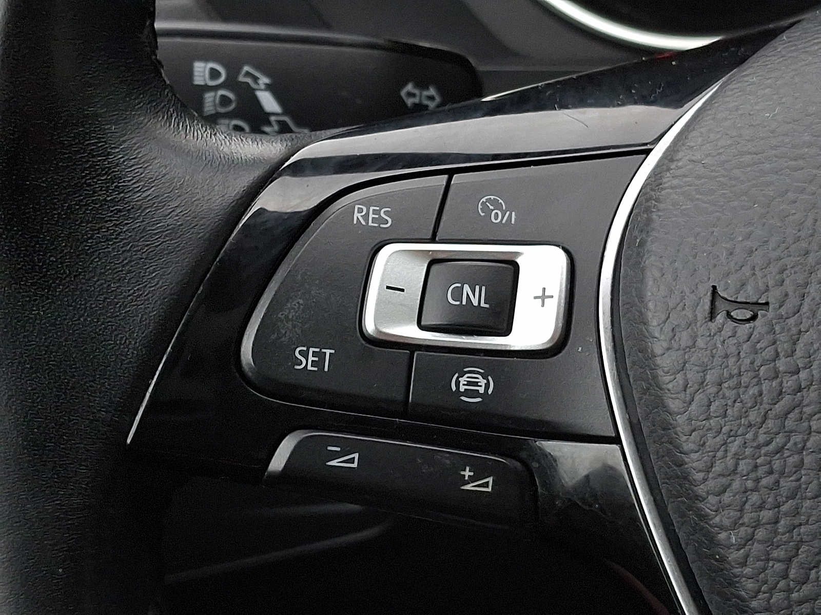 Thumbnail: 2019 Volkswagen Tiguan - 19