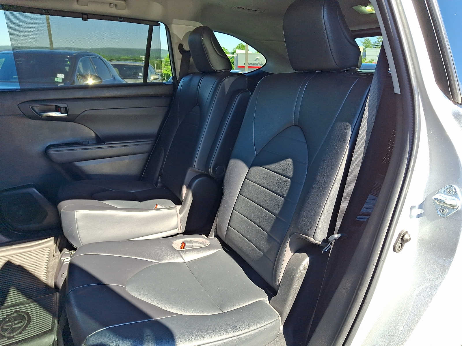 Thumbnail: 2022 Toyota Highlander - 8
