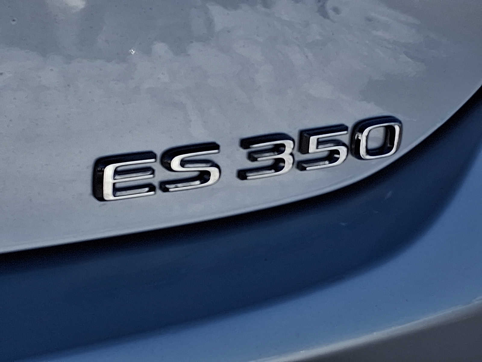 Thumbnail: 2023 Lexus ES - 28