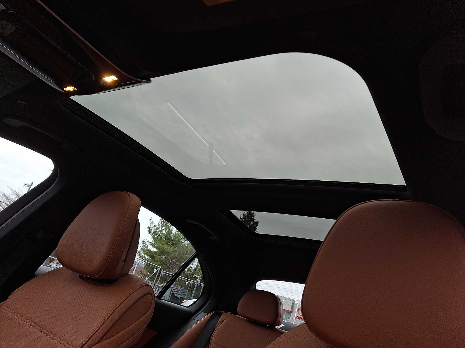 Thumbnail: 2023 Mercedes-Benz C-Class - 12