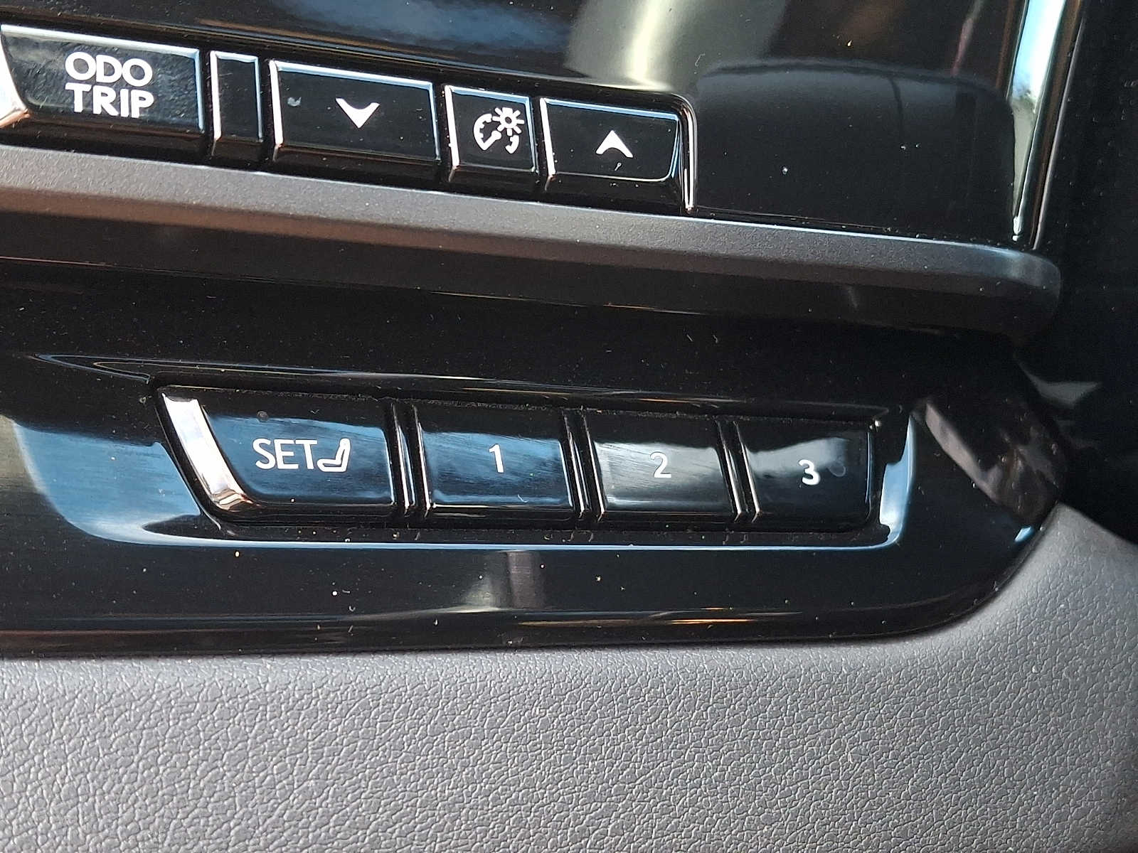 Thumbnail: 2024 Lexus RX - 24