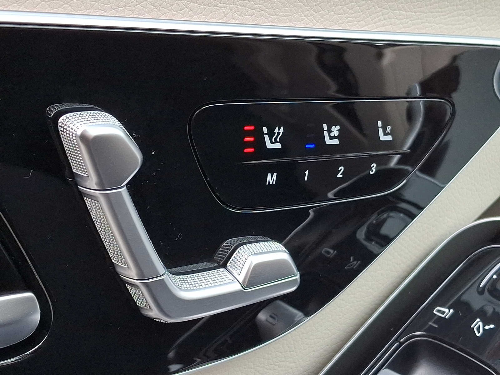 Thumbnail: 2022 Mercedes-Benz S-Class - 22