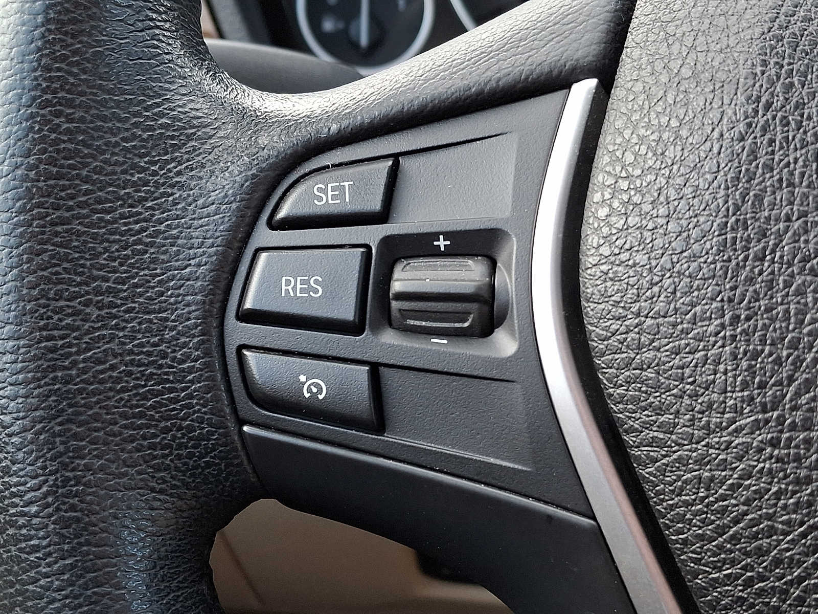 Thumbnail: 2014 BMW 3 Series - 18