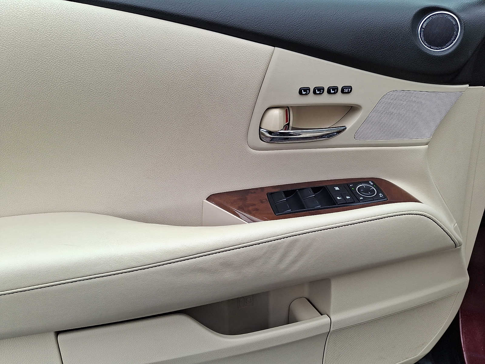 Thumbnail: 2013 Lexus RX - 9