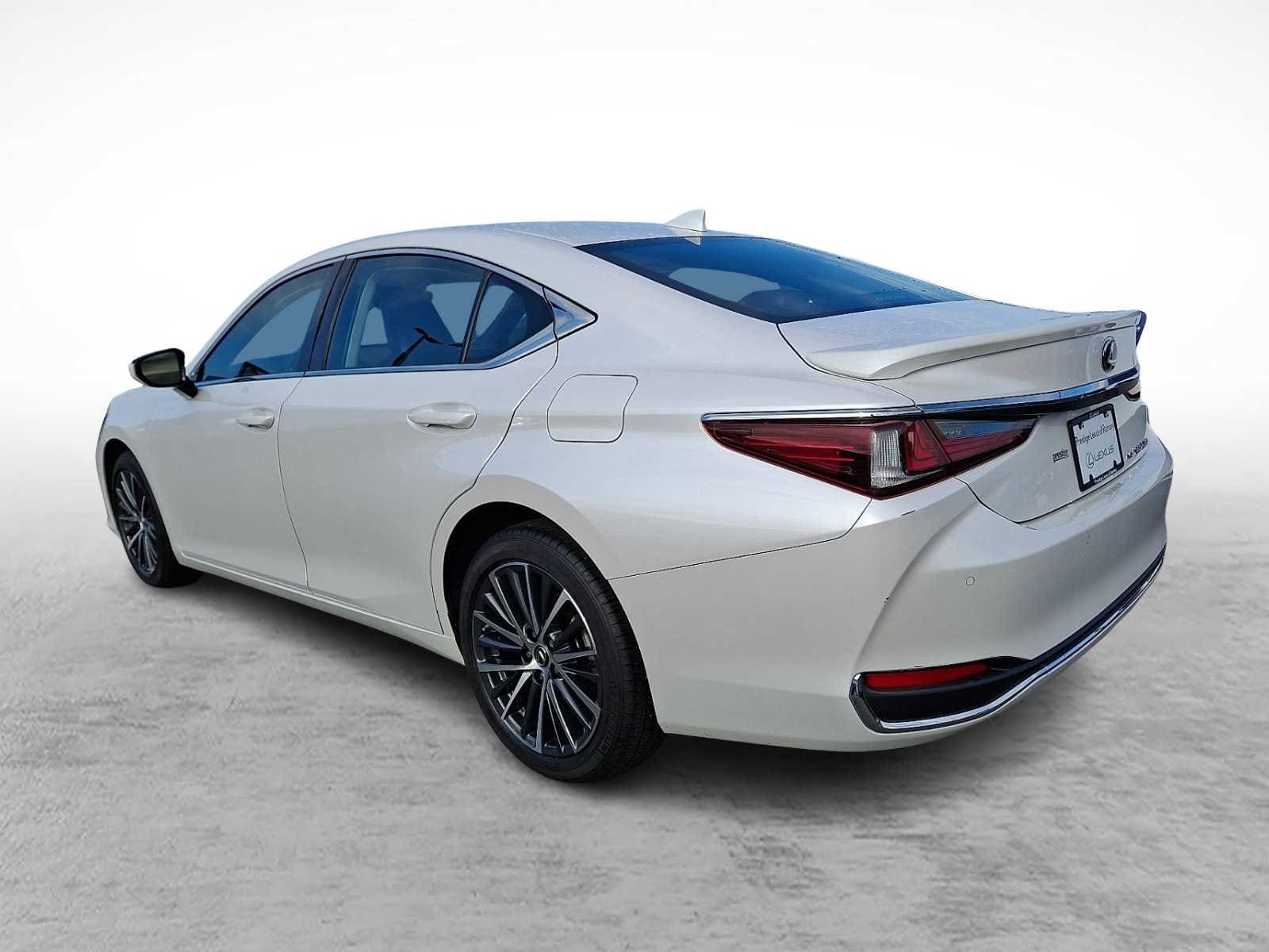 Thumbnail: 2023 Lexus ES - 6