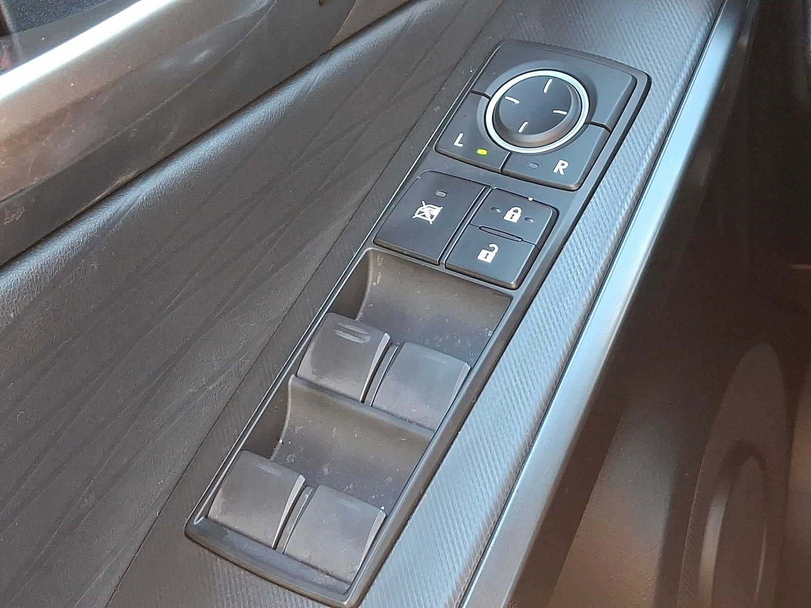 Thumbnail: 2023 Lexus IS - 25