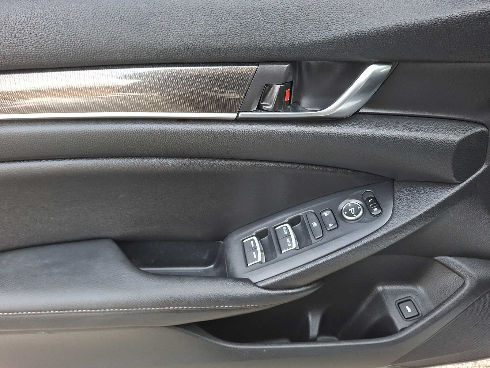 Thumbnail: 2020 Honda Accord - 10