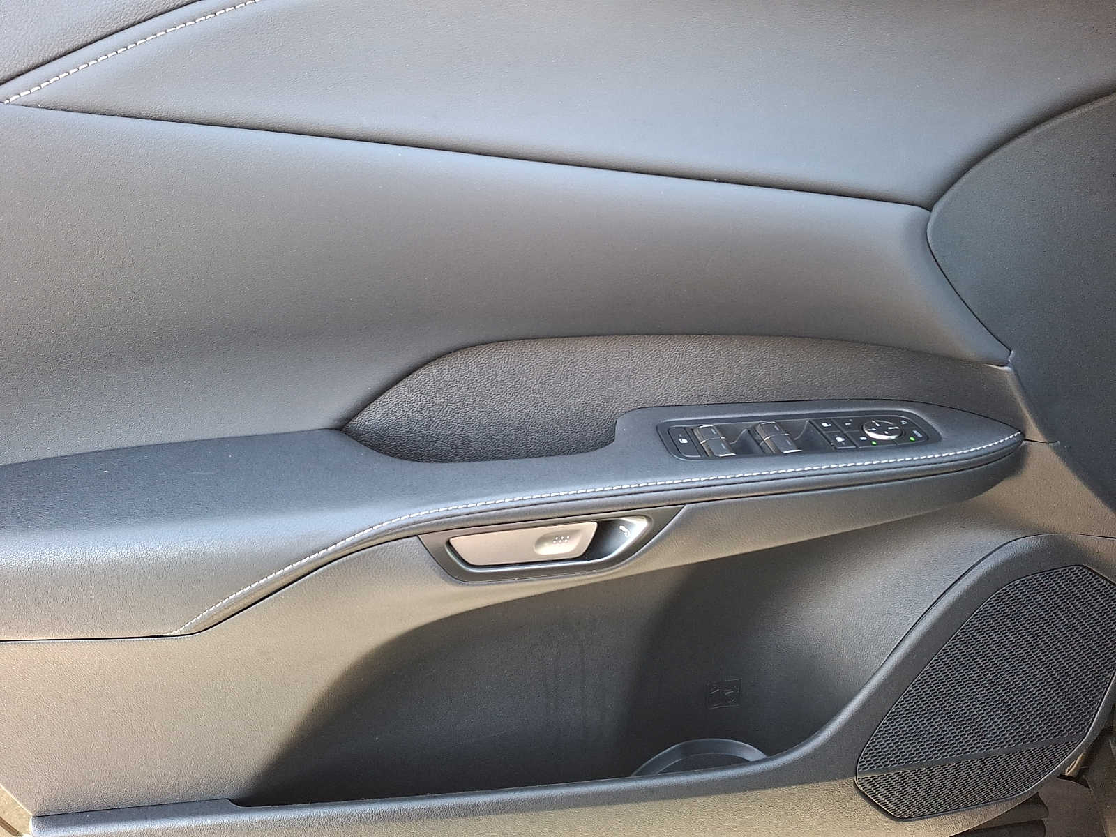 Thumbnail: 2025 Lexus RX - 8