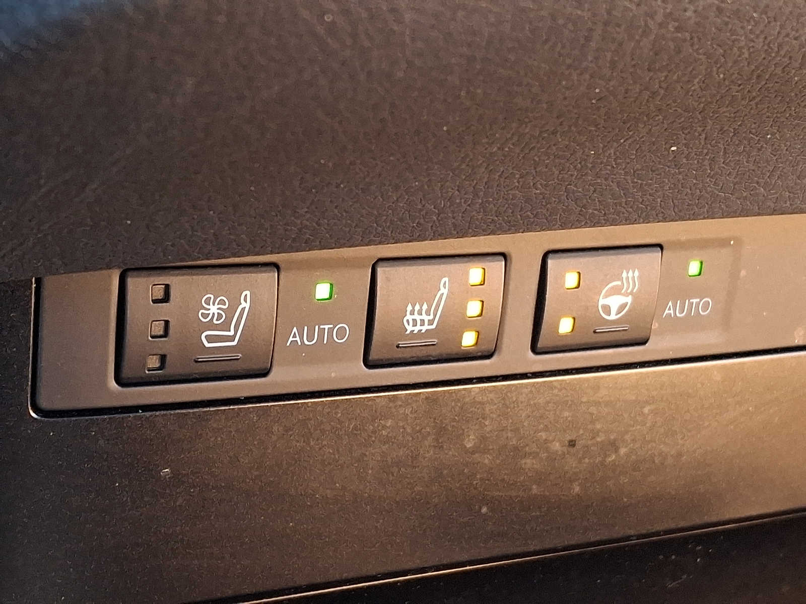 Thumbnail: 2023 Lexus ES - 22