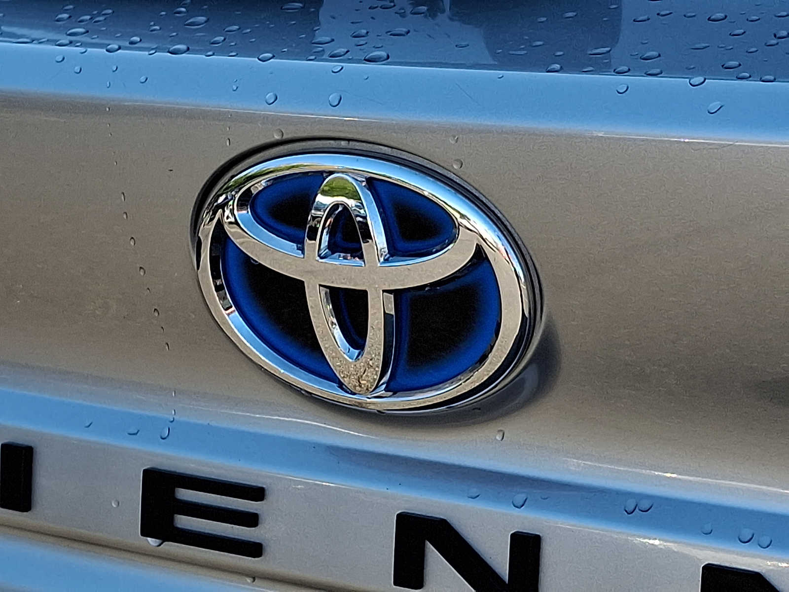 Thumbnail: 2024 Toyota Sienna - 28