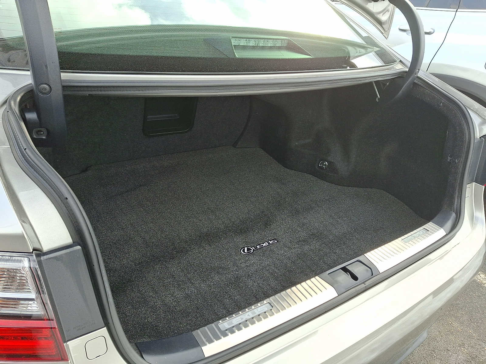 Thumbnail: 2018 Lexus ES - 27