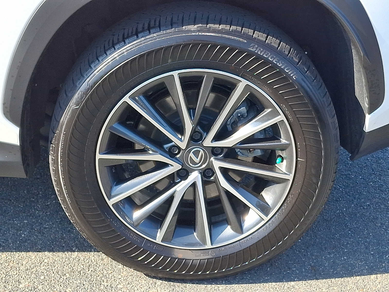 Thumbnail: 2024 Lexus ES - 6