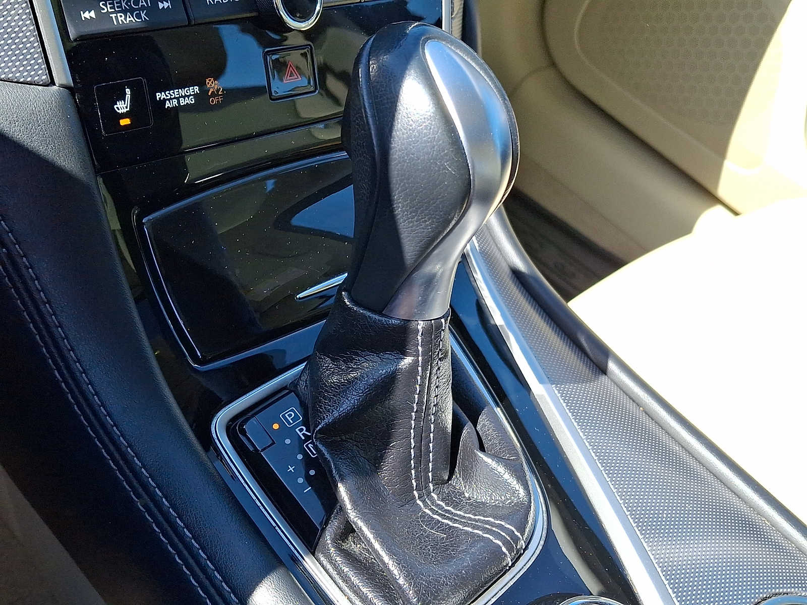 Thumbnail: 2014 INFINITI Q50 - 13