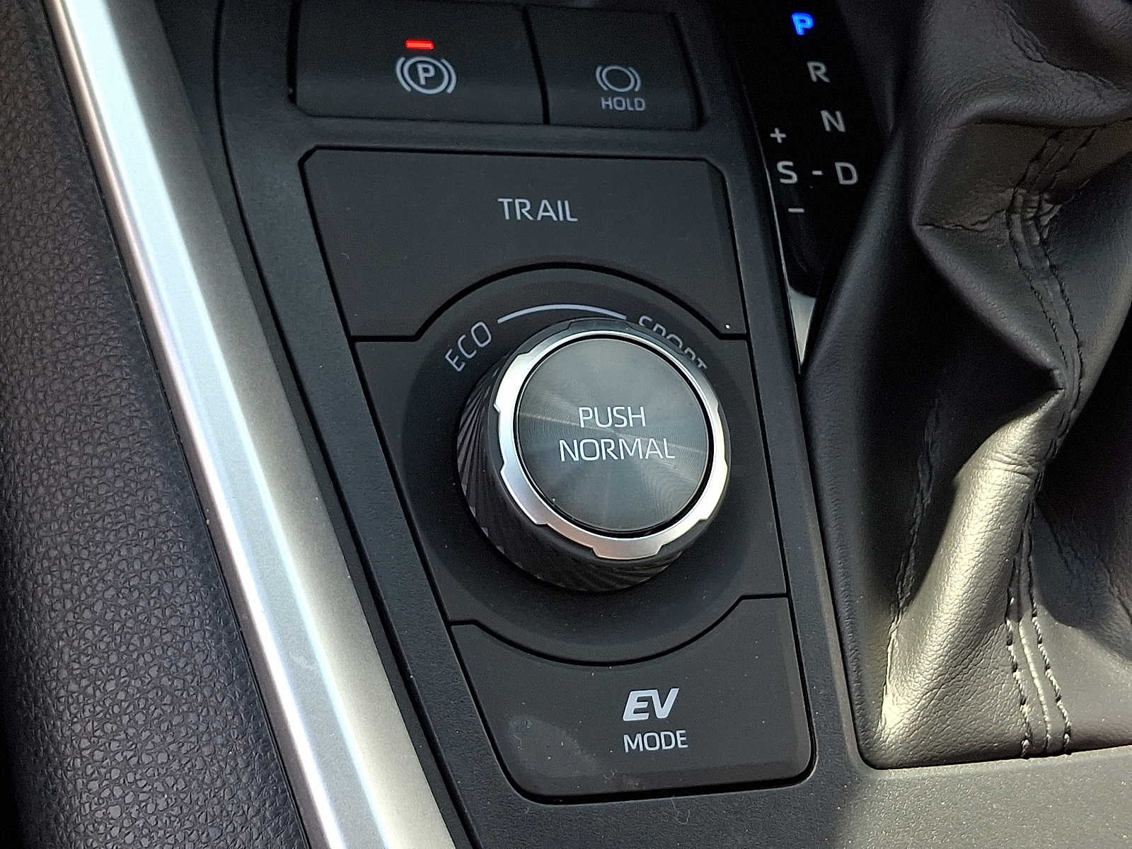 Thumbnail: 2020 Toyota RAV4 - 21