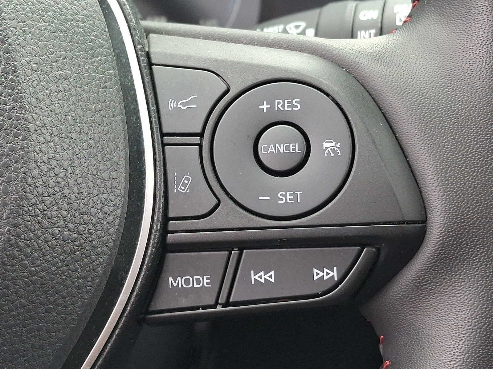 Thumbnail: 2023 Toyota RAV4 - 20