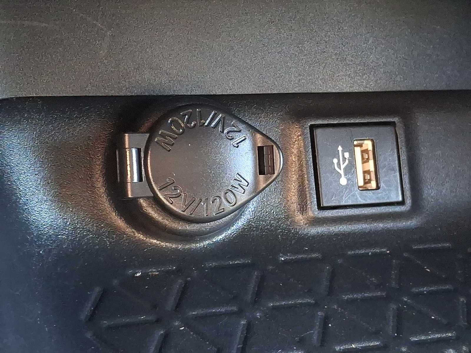 Thumbnail: 2023 Toyota RAV4 - 19