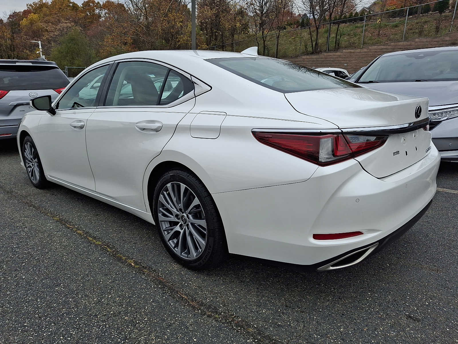 Thumbnail: 2019 Lexus ES - 6