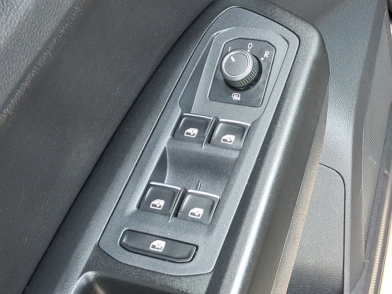 2018 Volkswagen Atlas SE 25