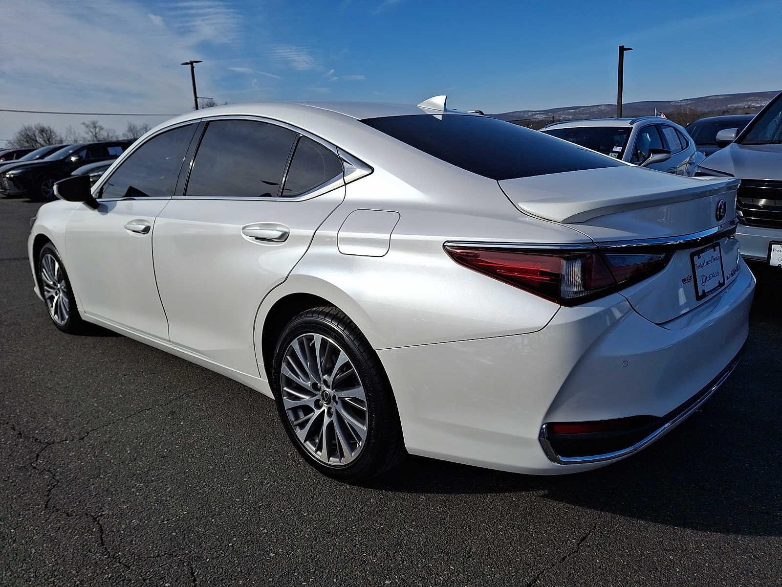 Thumbnail: 2021 Lexus ES - 6