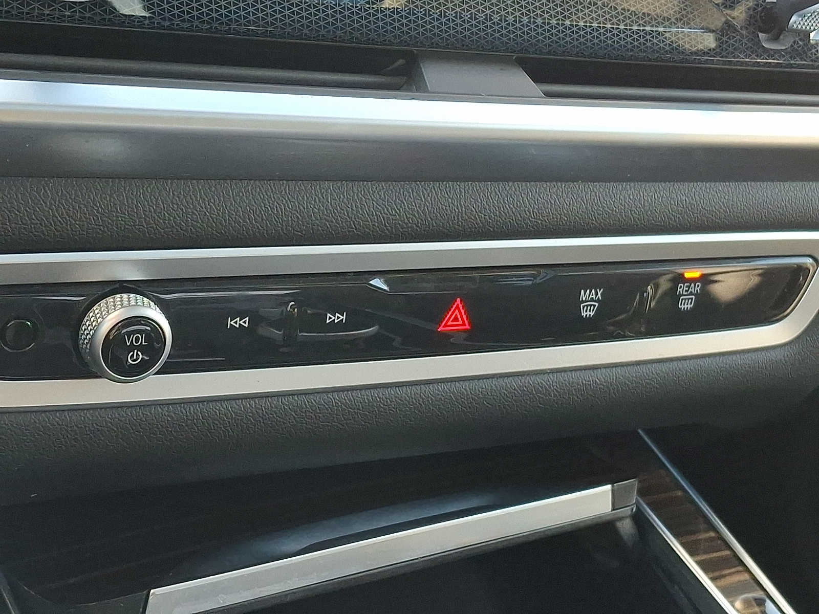 Thumbnail: 2023 BMW X7 - 13