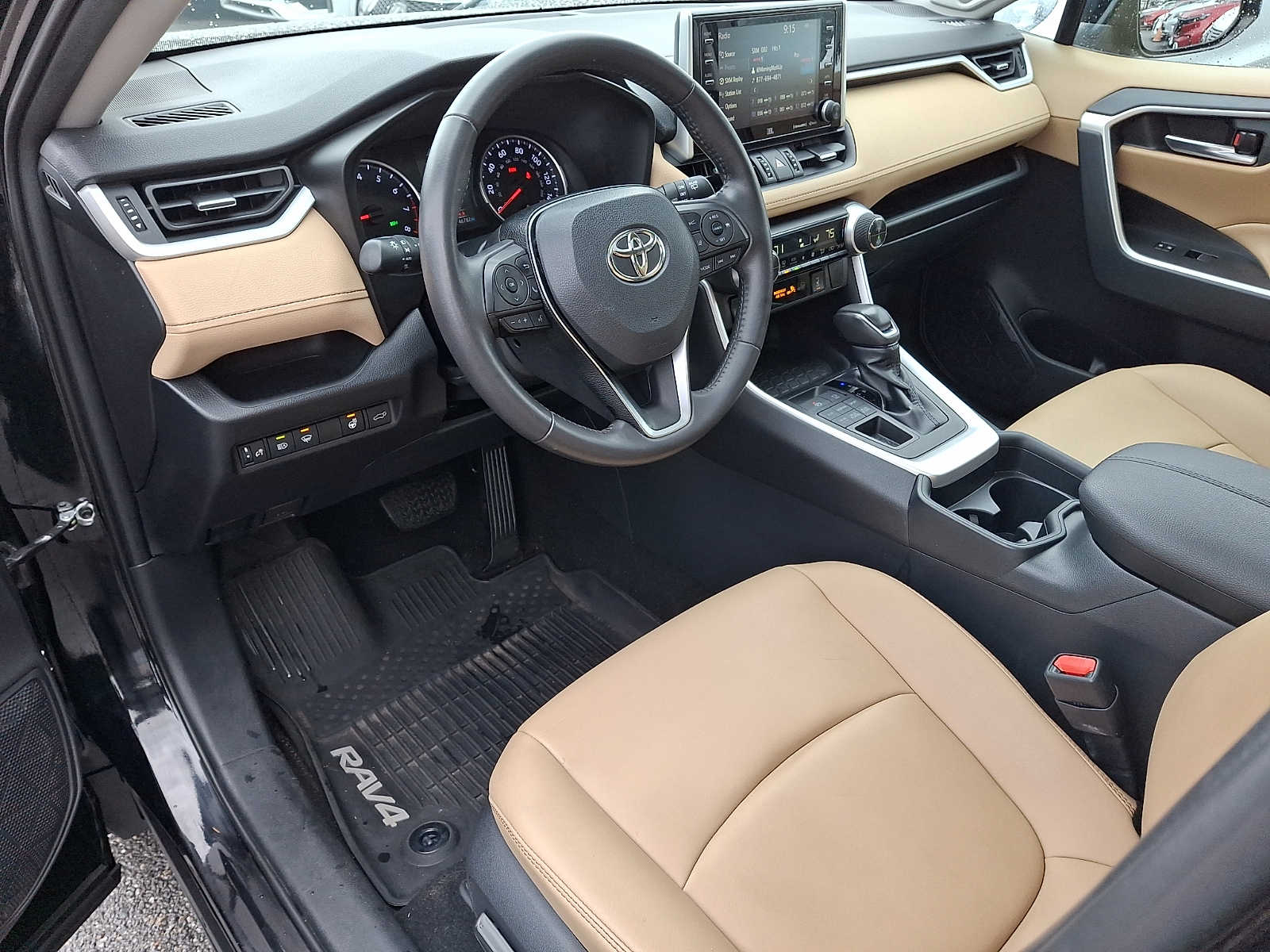 Thumbnail: 2019 Toyota RAV4 - 10