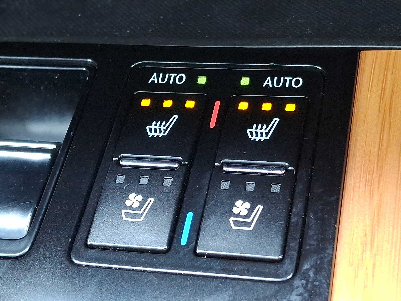 Thumbnail: 2017 Lexus RX - 20