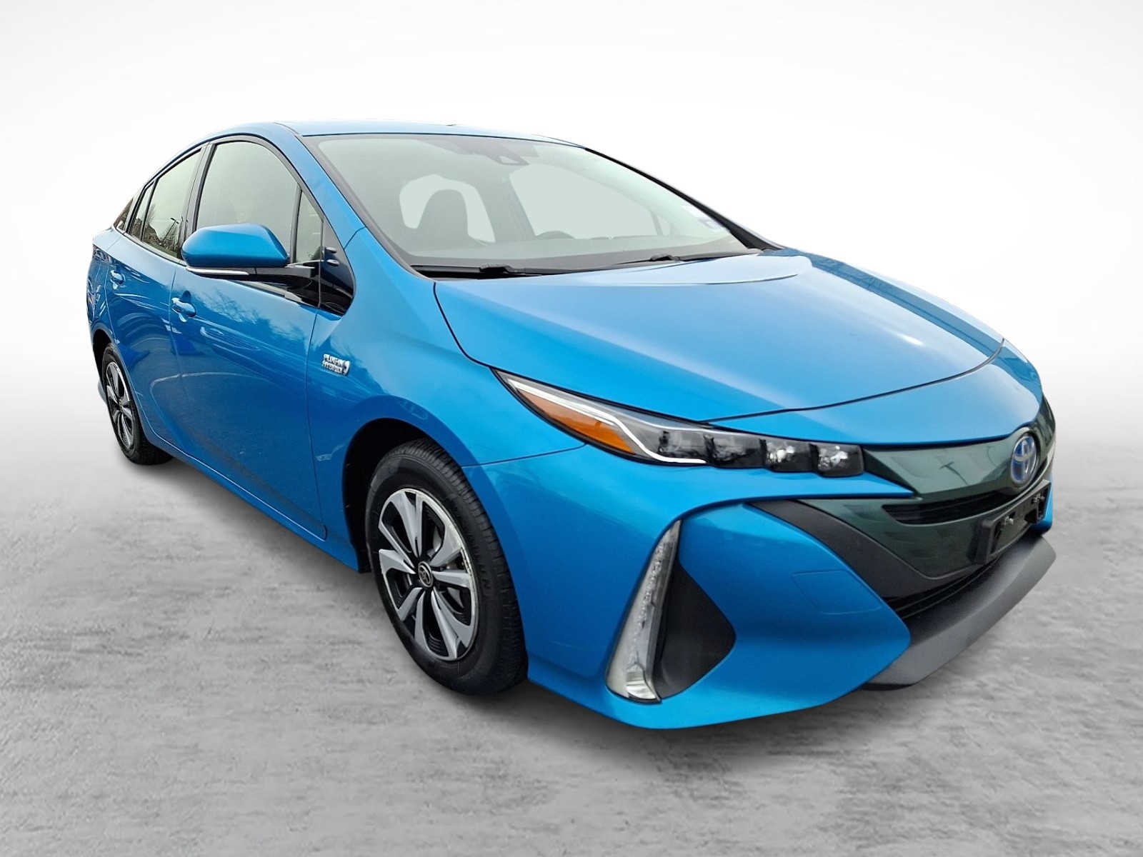 Thumbnail: 2017 Toyota Prius Prime - 3