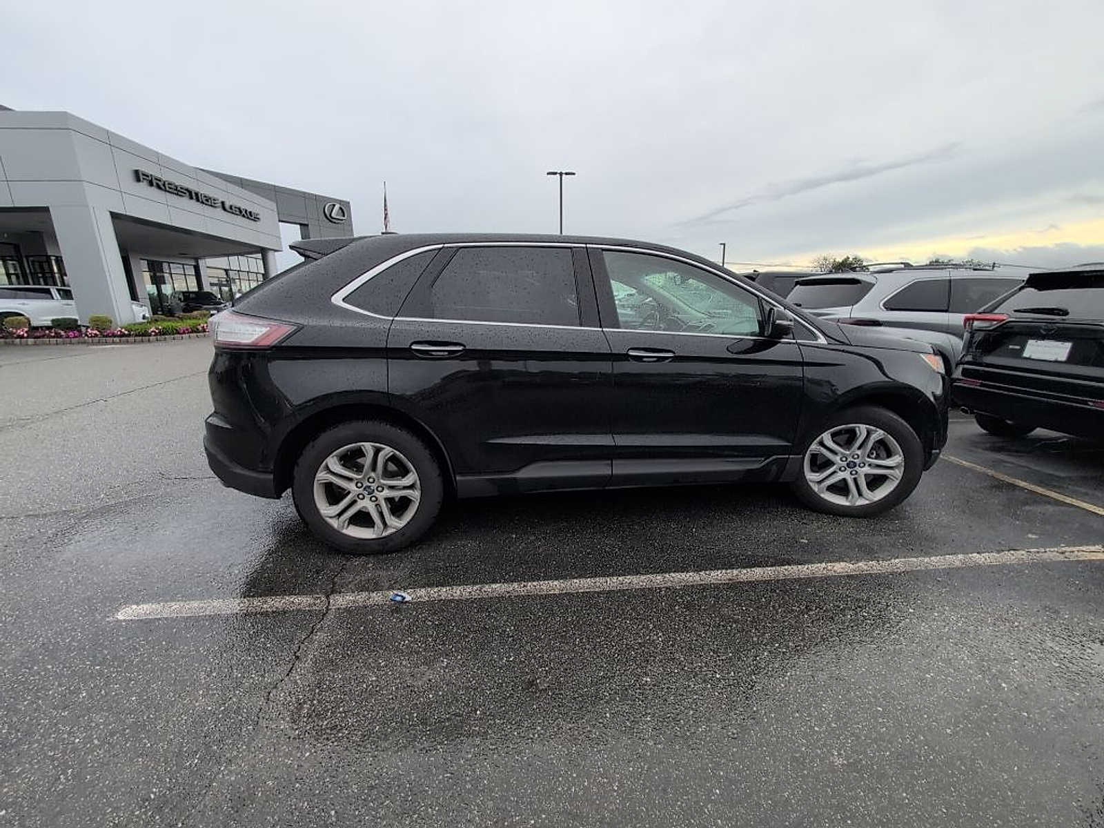 Thumbnail: 2017 Ford Edge - 2